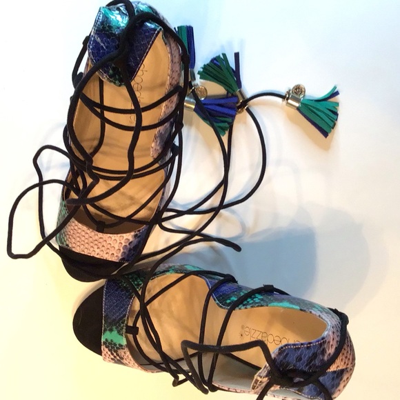 Brand new.Never worn tie up ankle snake pattern sandals gold, black,blue, green - Picture 3 of 9